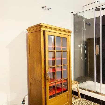 Appartement Plum Guide - The Red Ball Lisboa