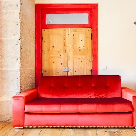 Plum Guide - The Red Ball Appartement Lisboa