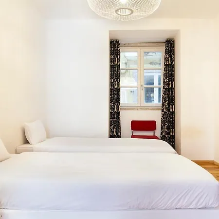 Plum Guide - The Red Ball Appartement Lissabon