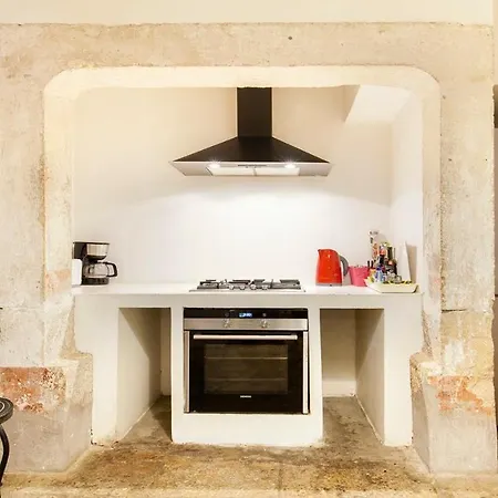 Appartement Plum Guide - The Red Ball Lissabon